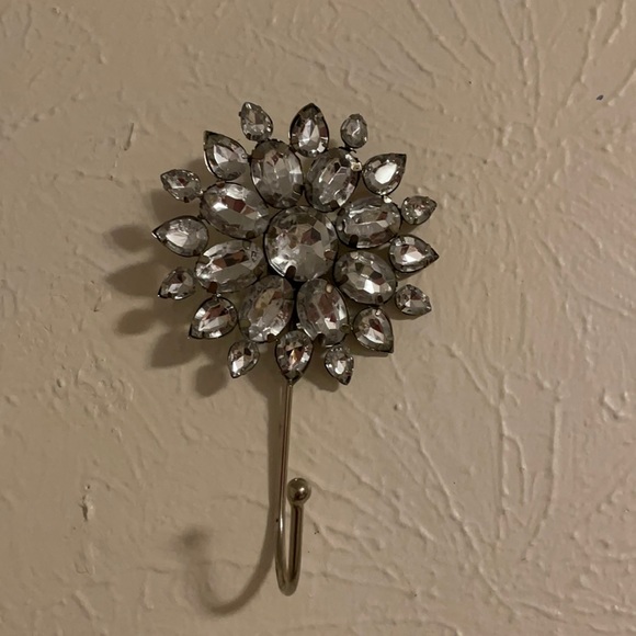 Other - ⛅️ Pretty crystal mirror 🪞 flower hook
